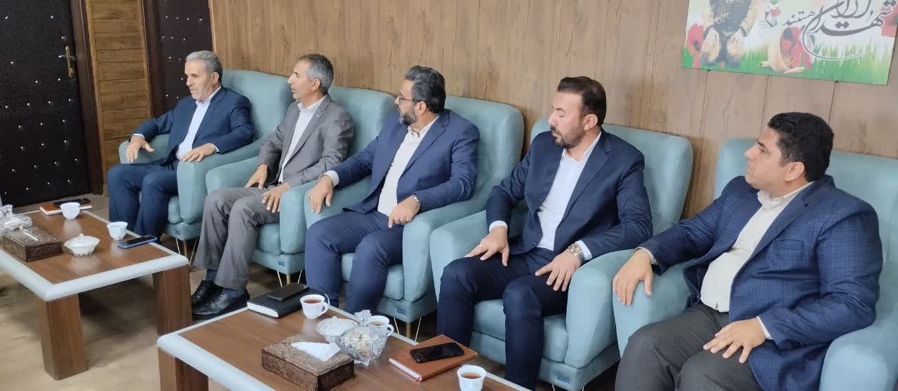 دیدار رئیس و اعضای هیئت نظارت بر انتخابات شورای اسلامی شهر و روستاهای خوی با فرماندار خوی