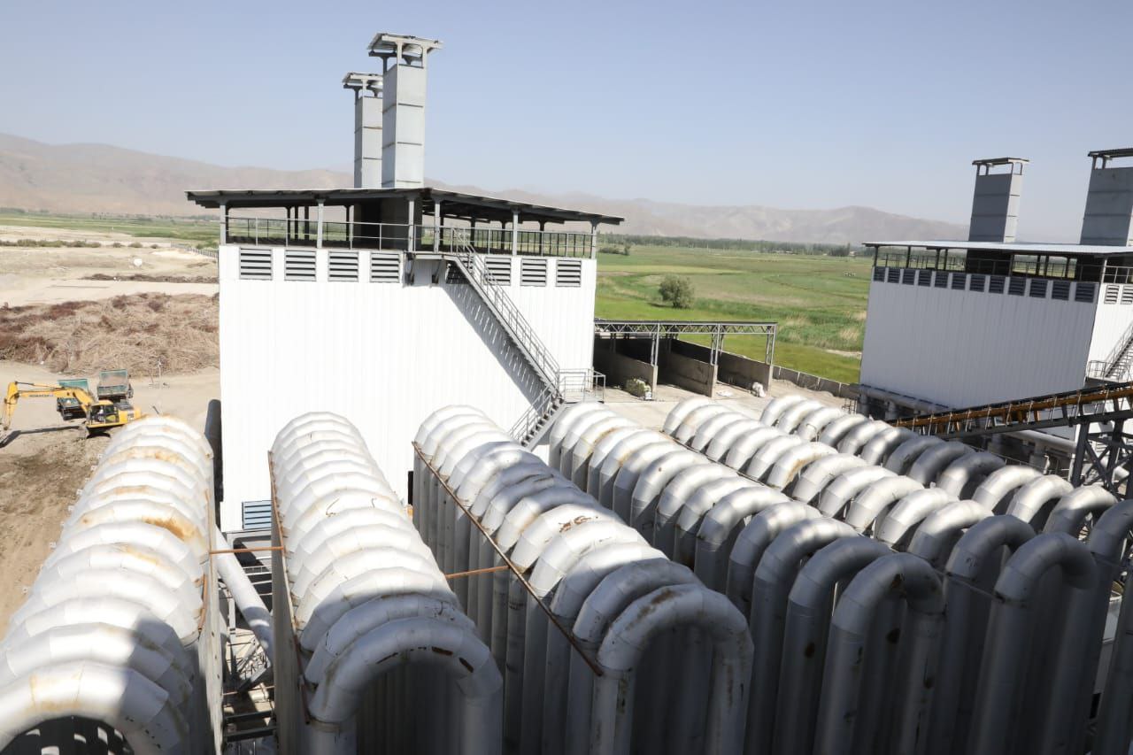 بازدید استاندار آذربایجانغربی از روند احداث کارخانه تولید سیلیکون