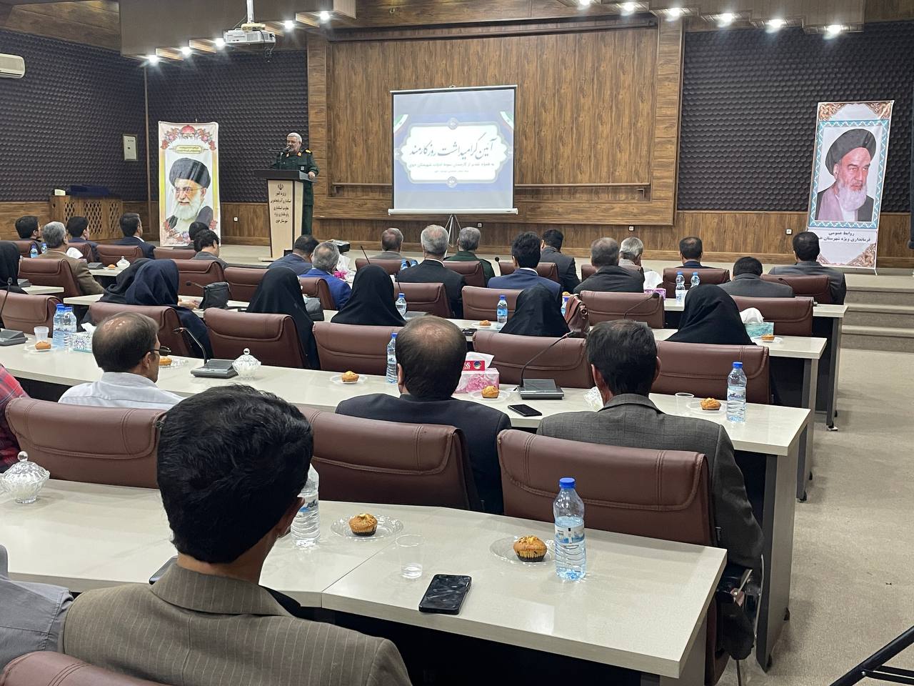 تجلیل از کارمندان نمونه شهرستان خوی