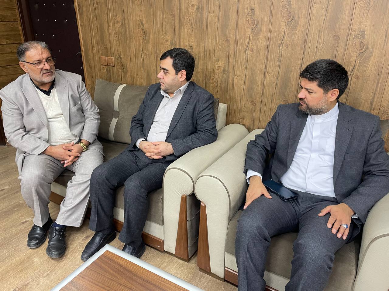 بازدید میدانی رییس هیات عامل صندوق بیمه حوادث طبیعی ساختمان از مناطق زلزله زده خوی