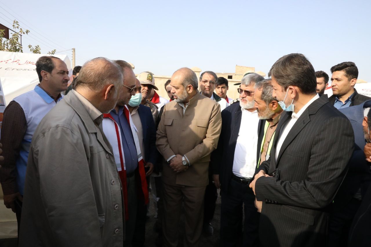 حضور وزیر کشور در مناطق زلزله زده شهرستان خوی