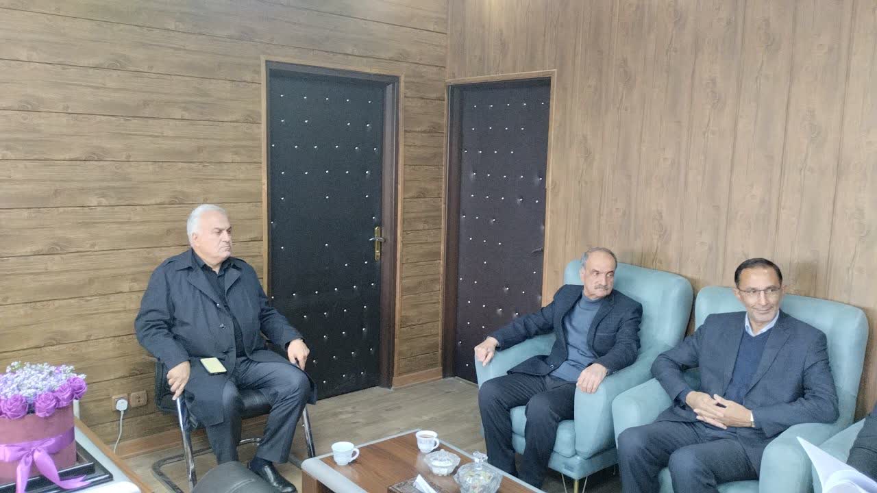 دیدار پیشکسوتان کوهنوردی خوی با فرماندار ویژه شهرستان