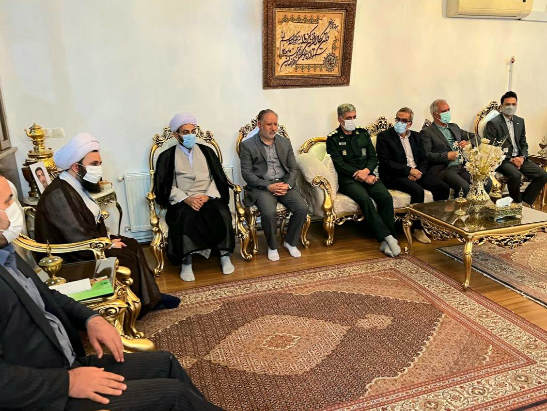 دیدار فرماندار خوی با خانواده های معظم شهداء و ایثارگران