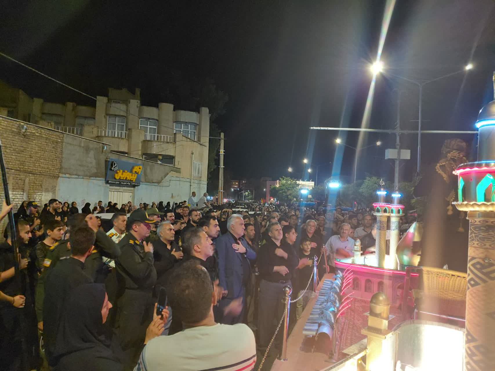 حضور فرماندار خوی در مراسم پیادهروی جاماندگان اربعین حسینی