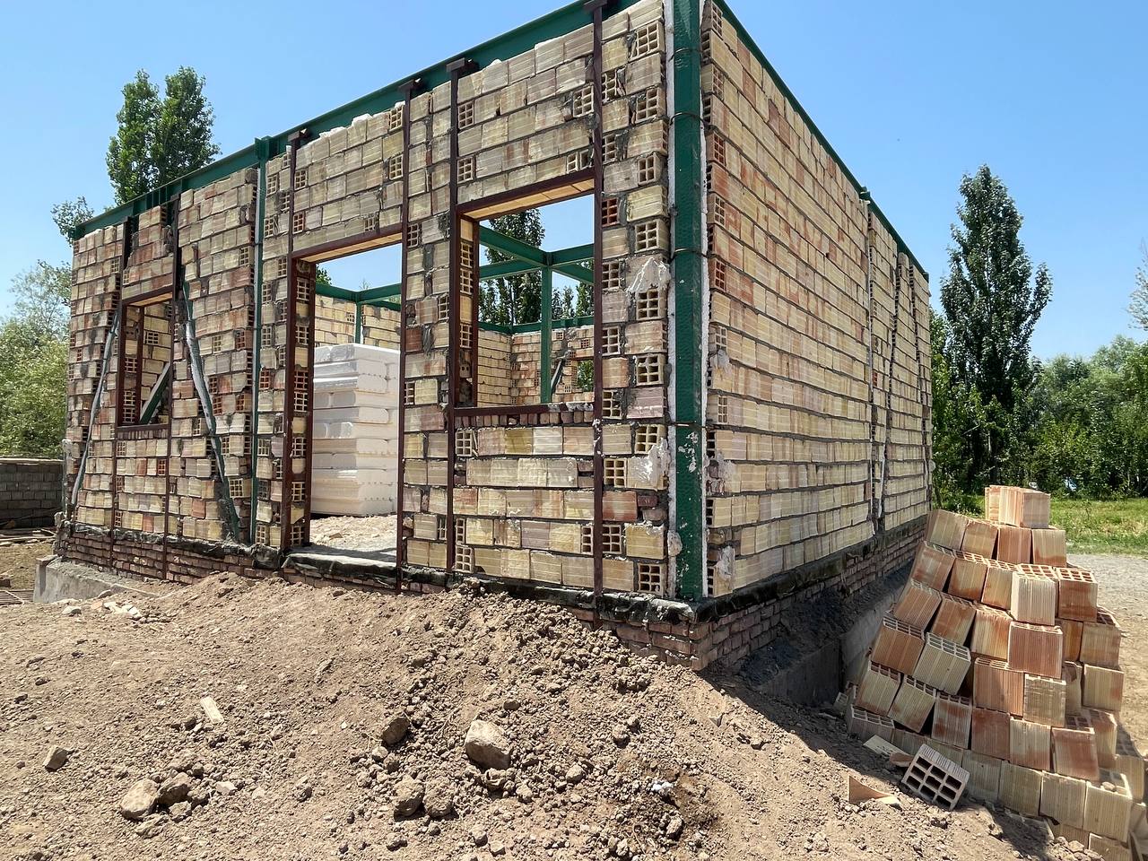 مدیریت انقلابی و بازسازی جهادی مناطق زلزله زده روستای فنایی