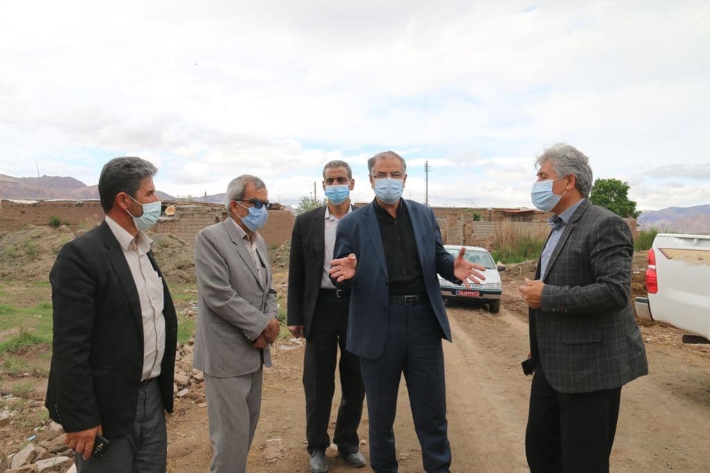 بازدید فرماندار ویژه شهرستان خوی از زمین های کشاورزی روستاهای سیل زده بخش ایواوغلی