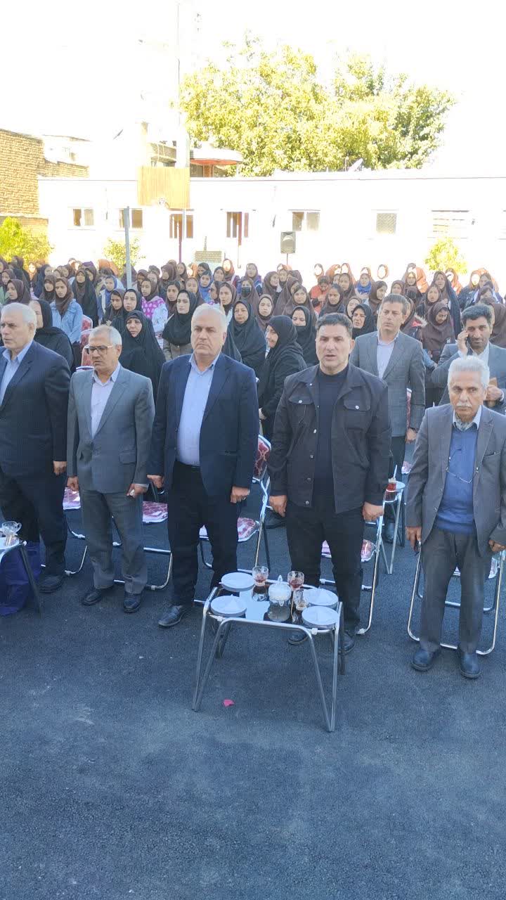 جشن «جوانهها» در دبیرستان ژاله آموزگار خوی برگزار شد