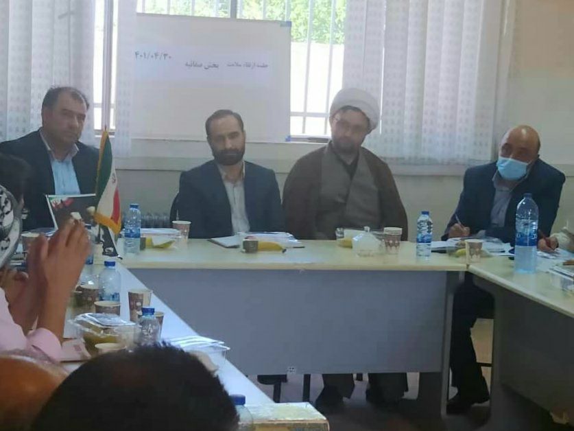 بازدید بخشدار صفائیه از درمانگاه جامع شهر زرآباد