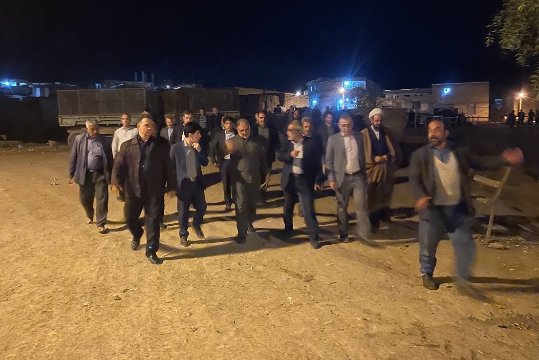 بازدید شبانه فرماندار ویژه خوی از روستای ولدیان