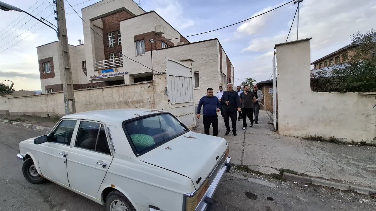 در روز تعطیل، فرماندار خوی پای درد دل مردم زرآباد نشست
