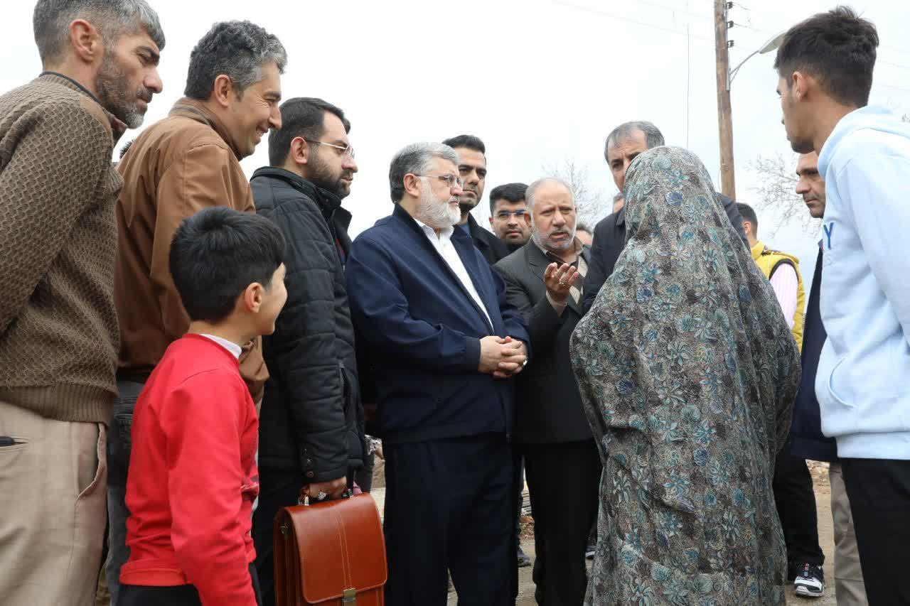 بازدید میدانی استاندار آذربایجانغربی از روند بازسازی مناطق زلزلهزده شهر فیرورق