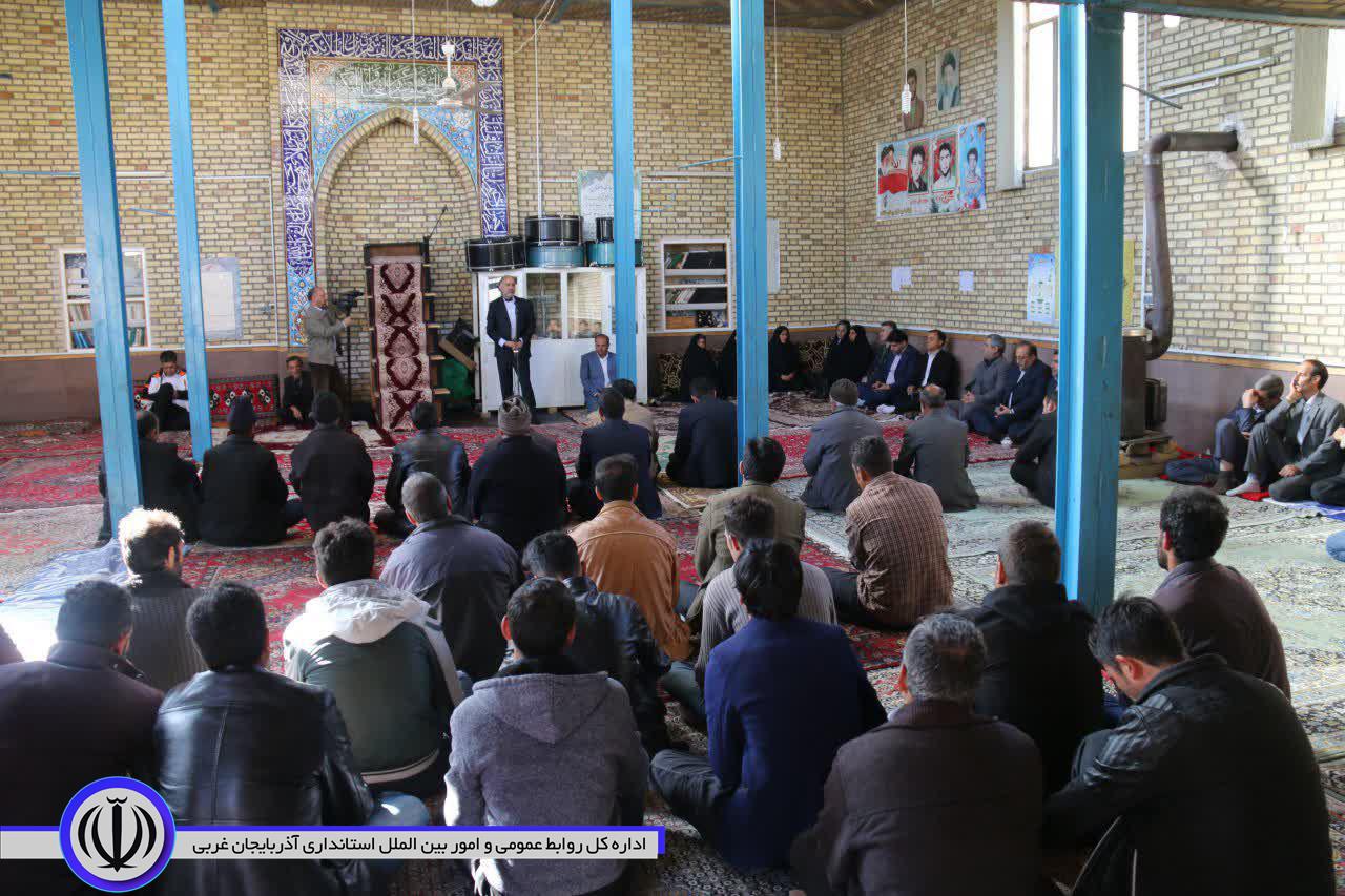 کلنگ زنی آسفالت راه روستای خانقاه بخش مرکزی شهرستان خوی