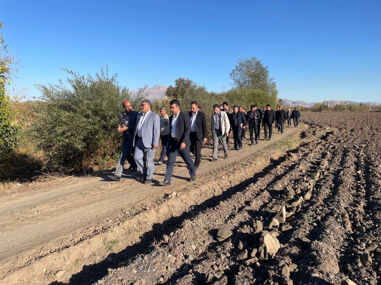 بررسی مسایل و مشکلات روستای گوهران