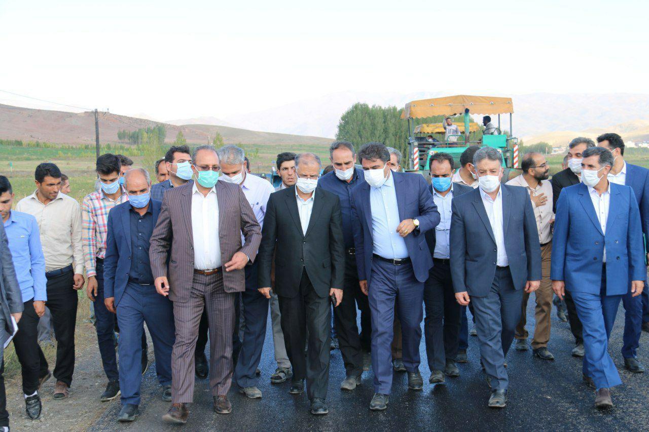 بازدید فرماندار شهرستان خوی، نماینده مردم در مجلس و مدیرکل راهداری و حمل و نقل جاده ای استان آذربایجان غربی از پروژه در حال احداث محور خوی- الند