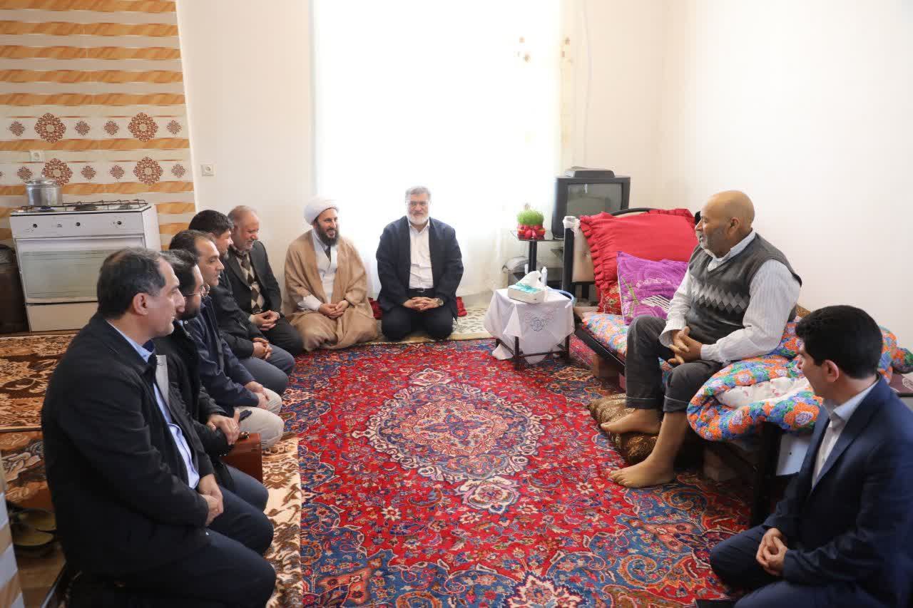 بازدید میدانی استاندار آذربایجانغربی از روند بازسازی مناطق زلزلهزده روستای چشمه