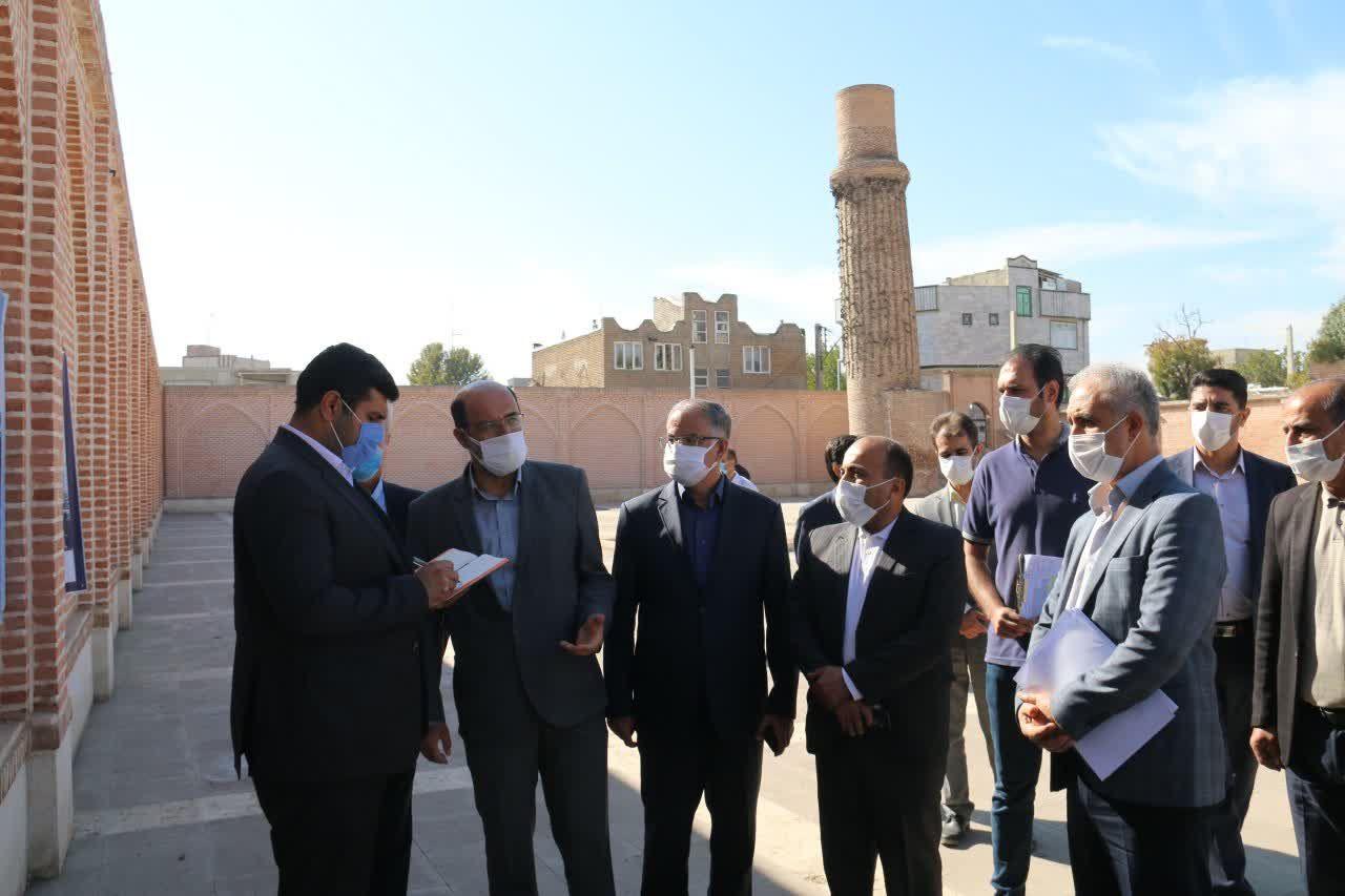 بازدید رئیس امور پایش و مدیریت اطلاعات سازمان برنامه و بودجه کشور ، فرماندار شهرستان خوی و مدیران ارشد استانی از روند اجرای پروژه های عمرانی
