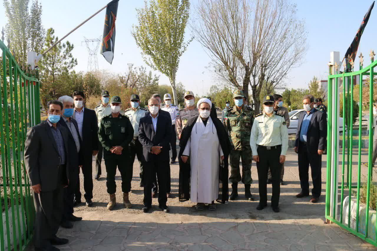 ادای احترام فرماندار شهرستان خوی به مقام شامخ شهداء