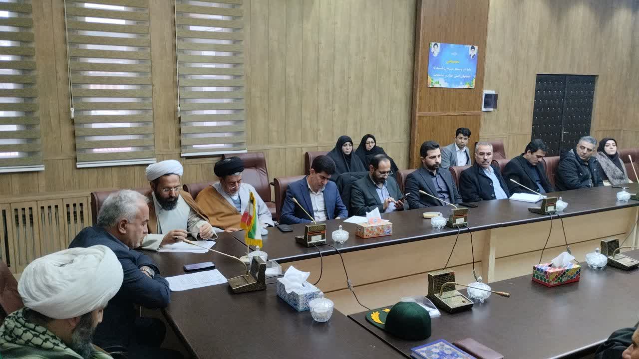 اقامه نماز در ادارات نماد تعهد عملی به ارزش‌های دینی است