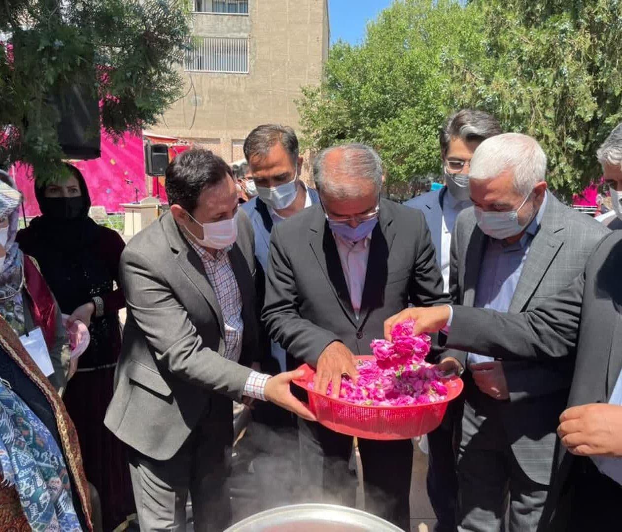برگزاری جشنواره گلاب گیری در شهرستان خوی