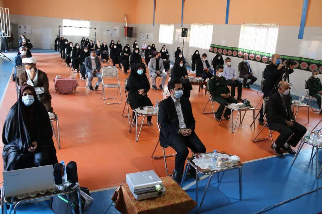آغاز سال تحصیلی جدید و نواختن زنگ مدرسه در دبیرستان دخترانه شاهد ام ابیها با حضور سرپرست معاونت استانداری و فرمانداری ویژه شهرستان خوی