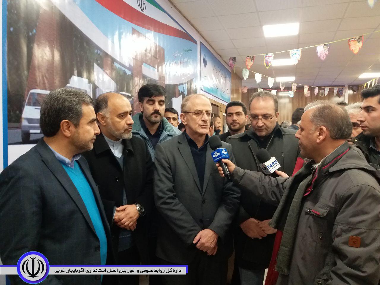فاز دوم عملیات اجرایی پایانه رازی خوی با اعتبار ۲۲۰ میلیارد ریال با حضور معاون وزیر راه و شهرسازی کلنگ زنی شد