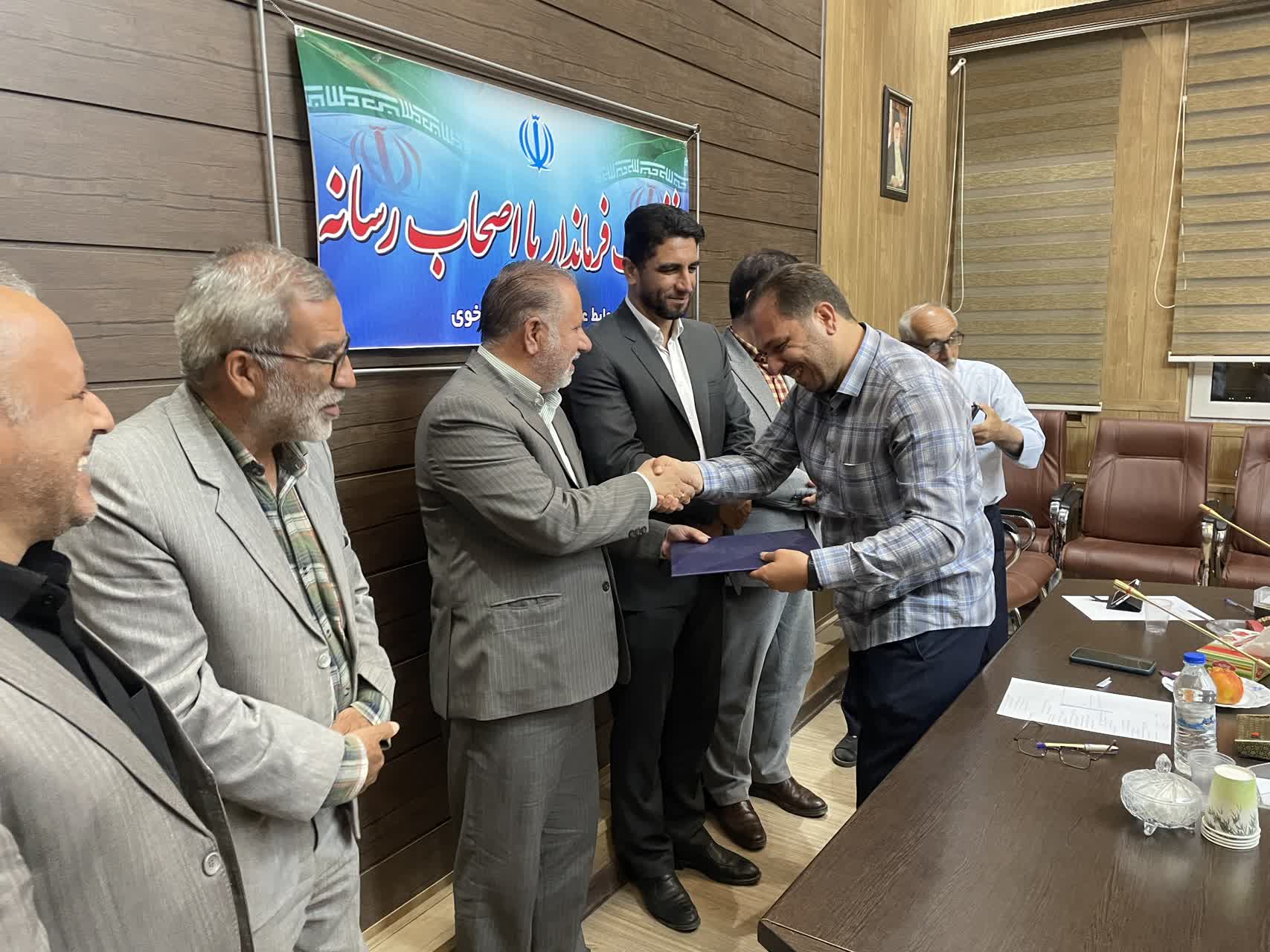 تجلیل از خبرنگاران و اصحاب رسانه خوی