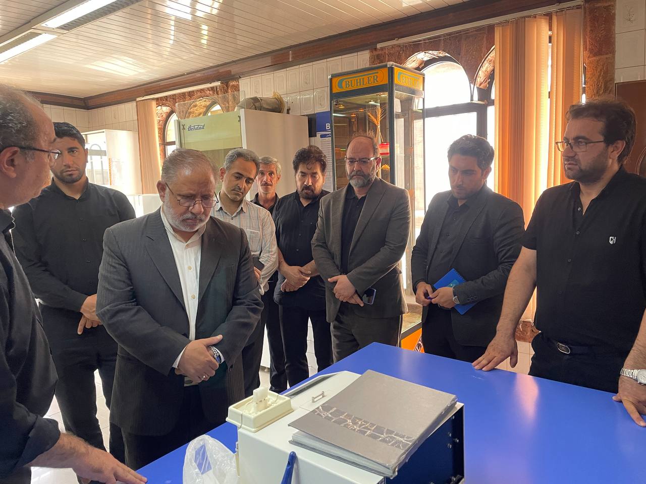بازدید فرماندار ویژه خوی از کارخانه آرد سپید شانلی خوی