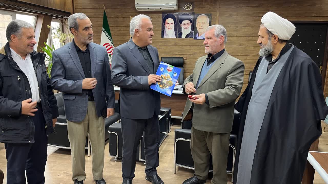 دیدار مدیر ستاد توسعه و بازسازی عتبات عالیات شهرستان خوی با فرماندار ویژه شهرستان