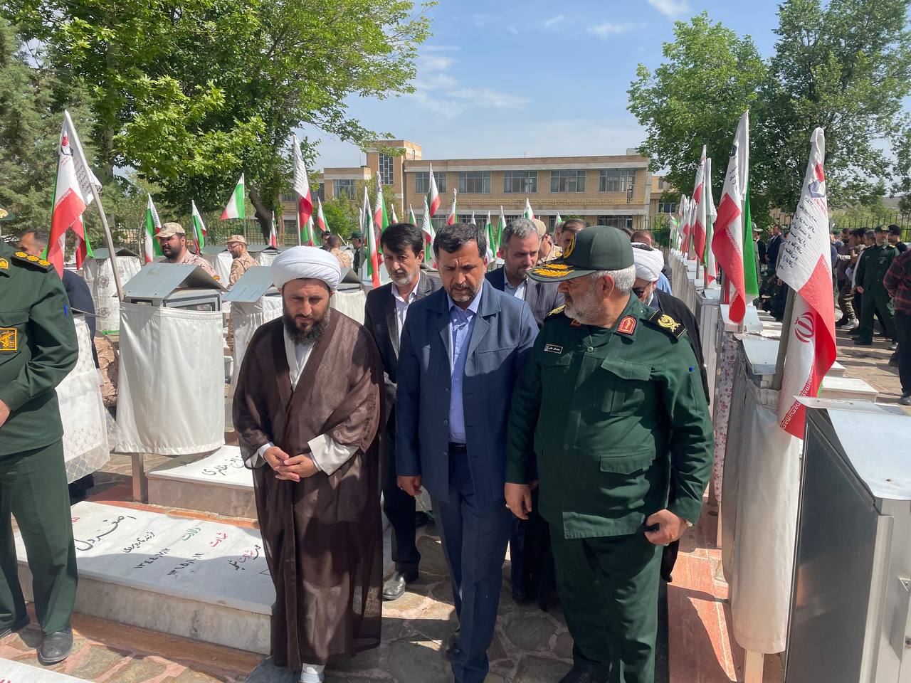 گلباران مزار مطهر شهدای خوی