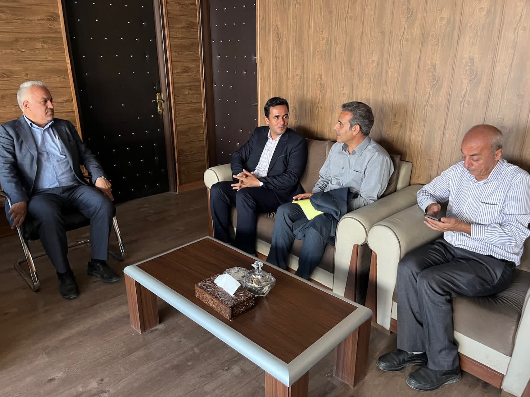 بررسی مسائل محورهای مواصلاتی خوی