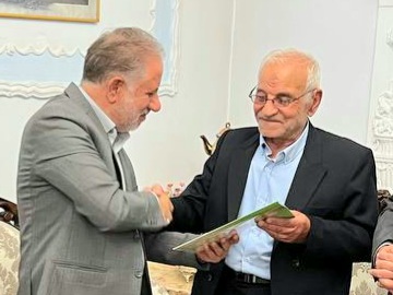 دیدار فرماندار خوی با خانواده های معظم شهدا و جانبازان