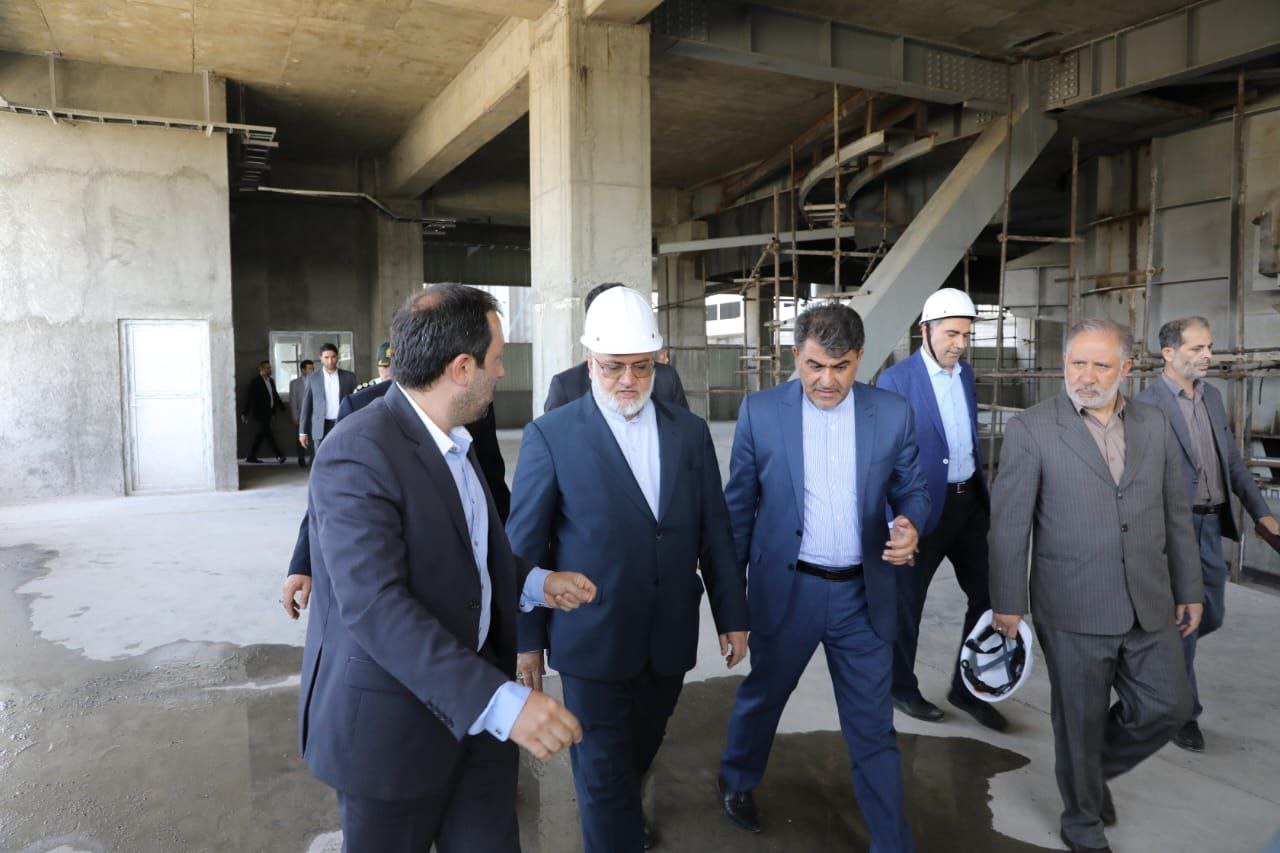بازدید استاندار آذربایجانغربی از روند احداث کارخانه تولید سیلیکون