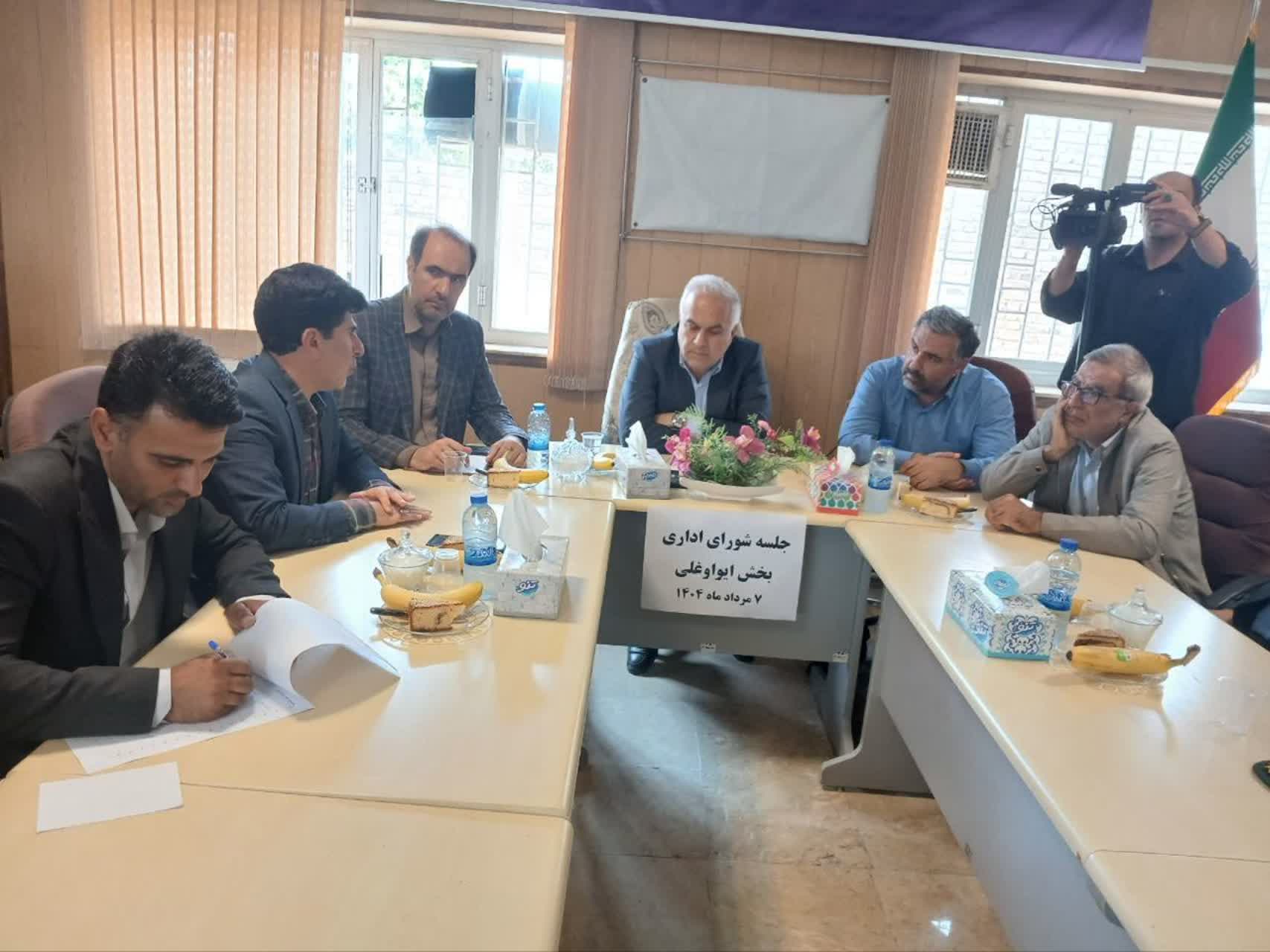 بررسی مسائل و مشکلات بخش ایواوغلی با حضور سرپرست فرمانداری خوی