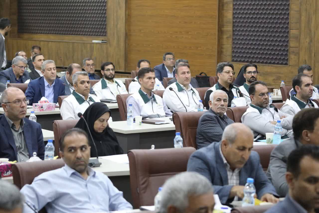 برگزاری بررسی روند بازسازی مناطق زلزلهزده شهرستان خوی و محرومیت زدایی