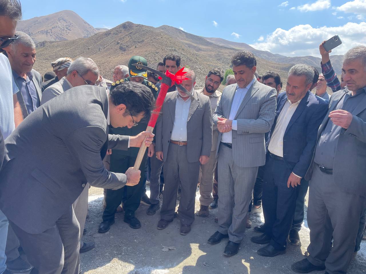 24طرح عمرانی، خدماتی و تولیدی در خوی افتتاح و کلنگ زنی شد