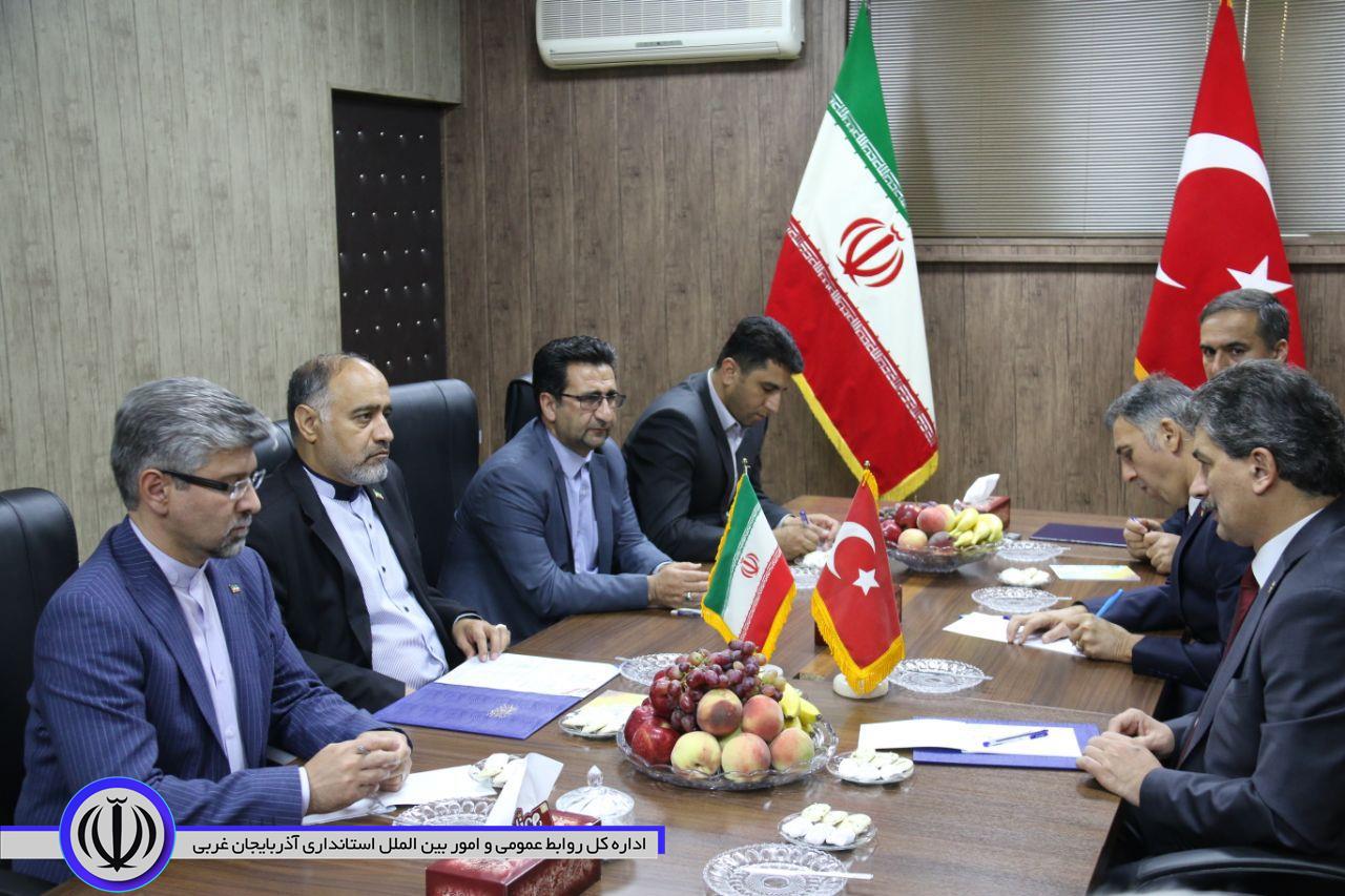 دیدار فرماندار شهرستان خوی با سفیر ترکیه در ایران