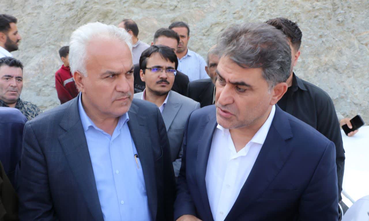 بازدید میدانی فرماندار خوی و نماینده مجلس از پایانه مرزی رازی و بخش قطور؛ تصمیمگیری برای تسریع پروژههای عمرانی