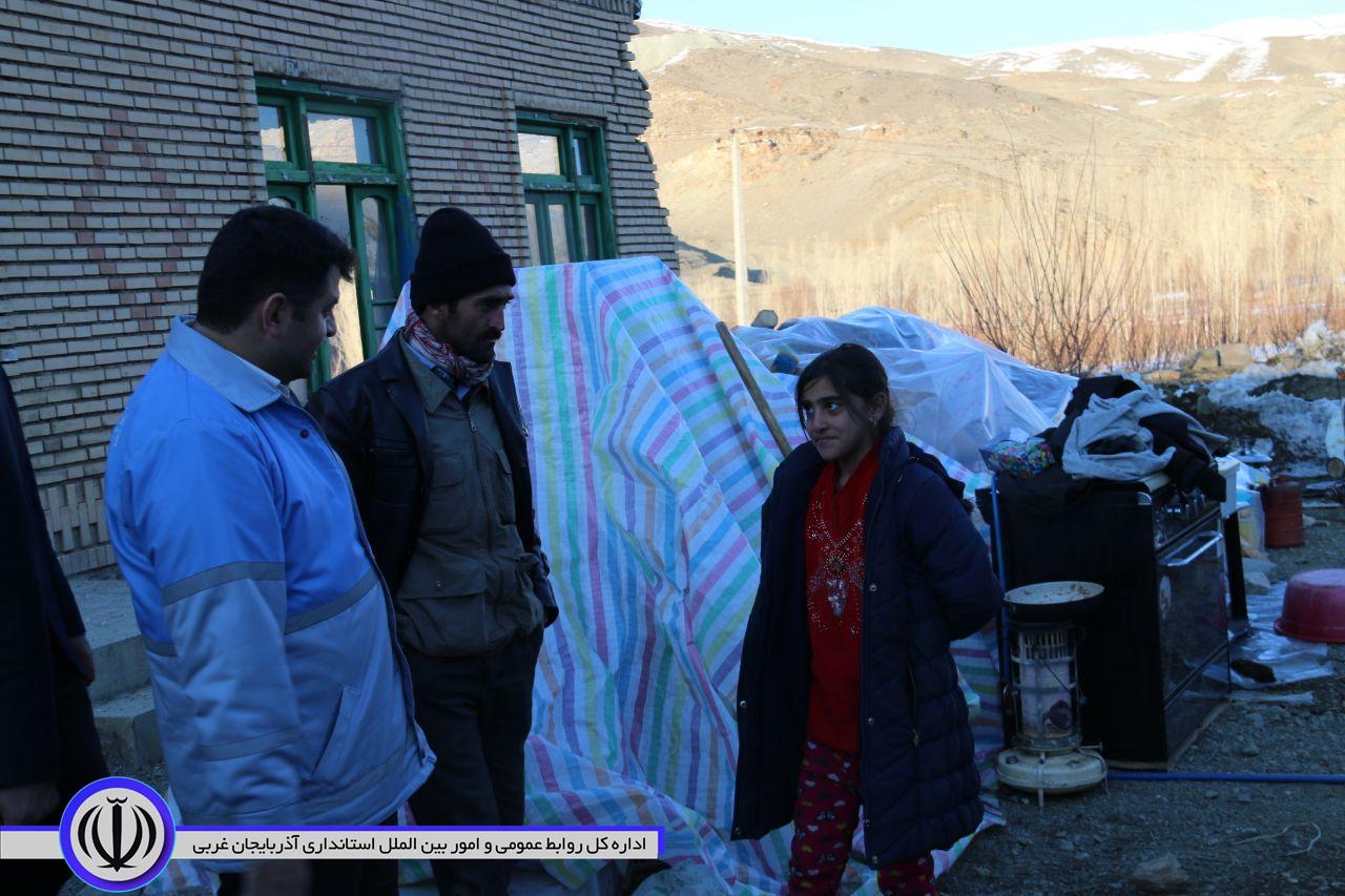 بازدید فرماندار شهرستان خوی و معاون هماهنگی امور عمرانی استاندار آذربایجان غربی از منازل مسکونی خسارت دیده بخش قطور