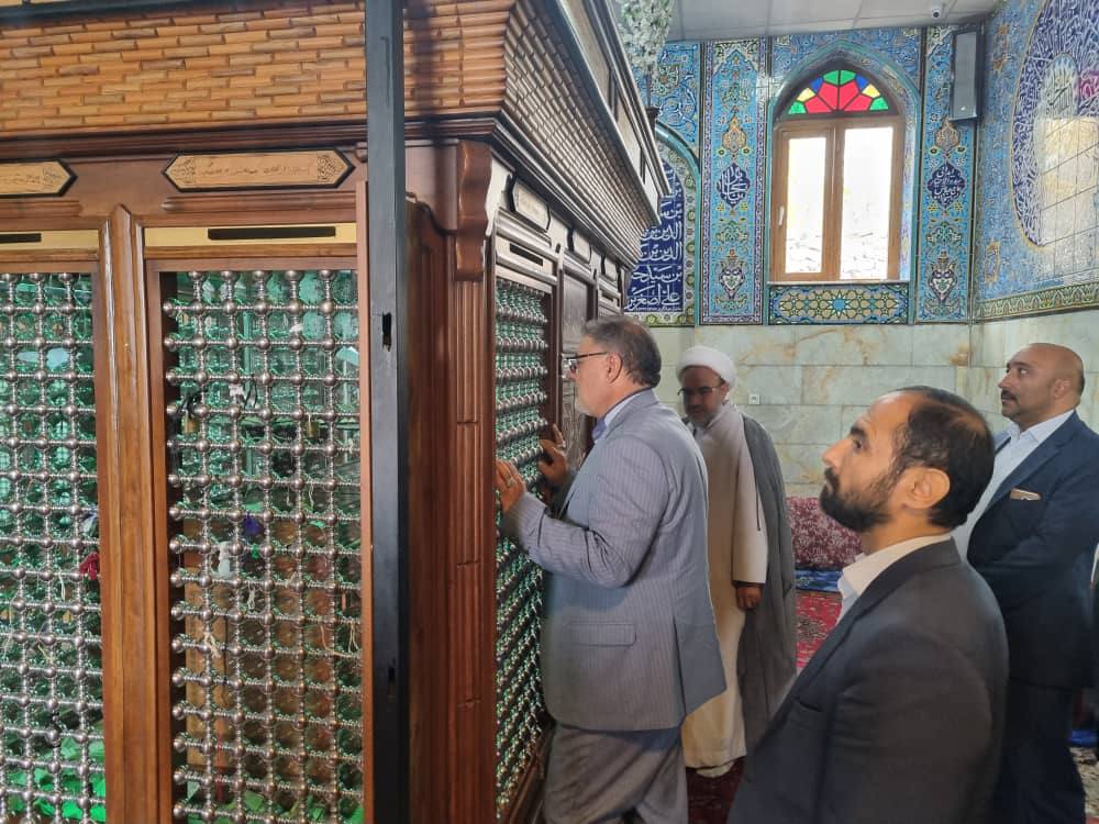 دیدار فرماندار خوی با گروه جهادی درمانی و داندانپزشکی استان تهران مستقر در روستای ممش خان