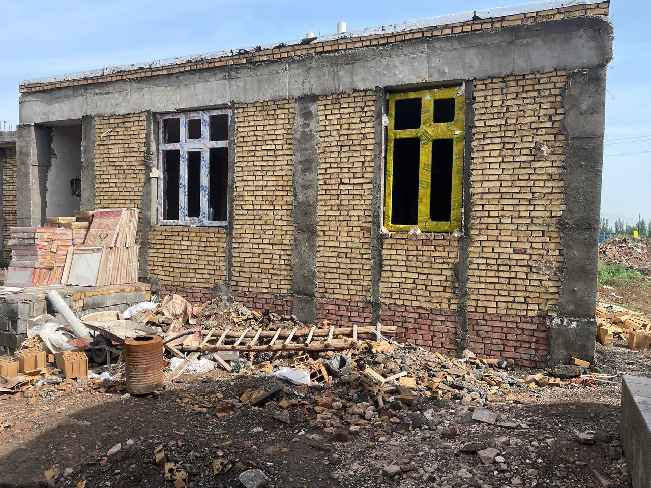 مدیریت انقلابی و بازسازی جهادی مناطق زلزله زده روستای خنجرخان