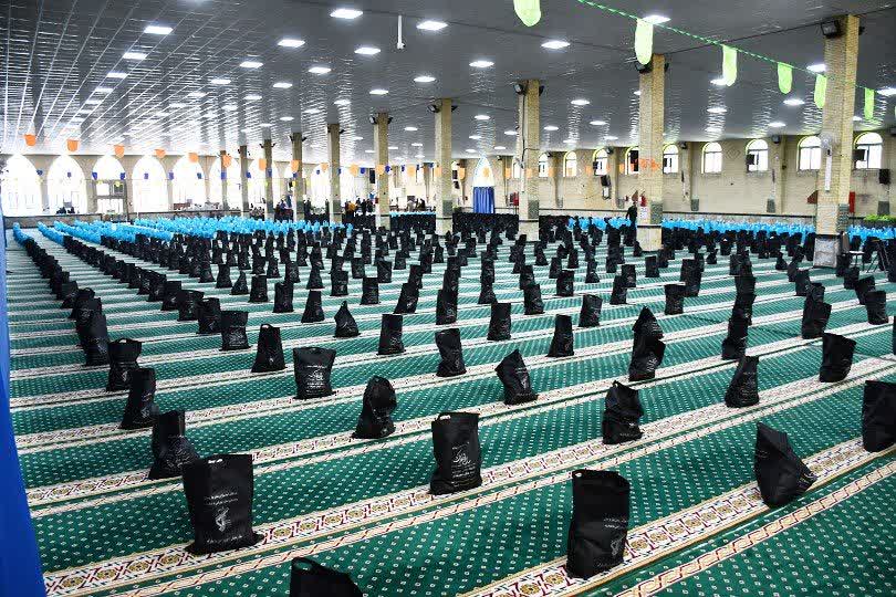 حضور فرماندار شهرستان خوی در مراسم اهدای 5000 کمک های مومنانه بسته های معیشتی بمناسبت عیدسعیدفطر