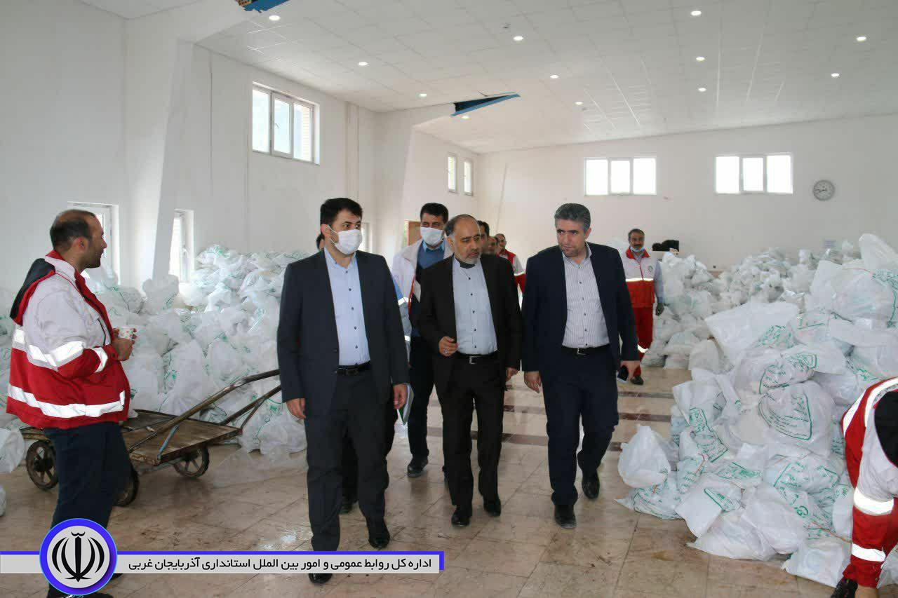معاون هماهنگی امور عمرانی استاندار آذربایجان غربی از توزیع 5000 بسته غذایی و بهداشتی به ارزش 15میلیارد ریال میان مردم زلزله زده بخش قطور خبر داد.