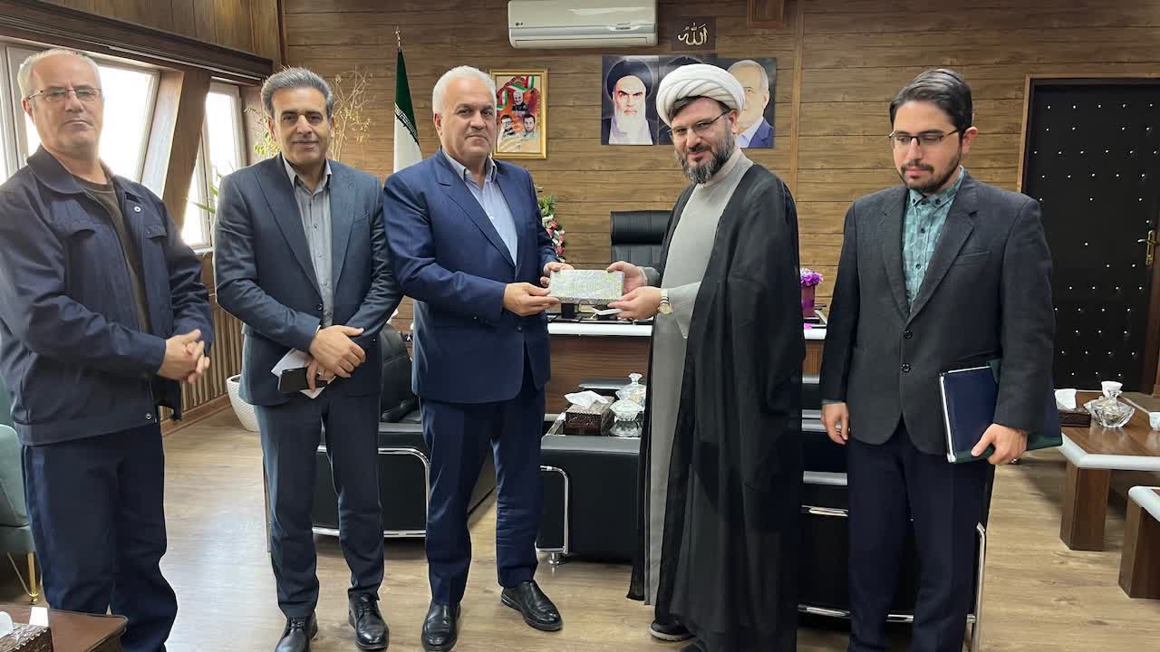 دیدار مدیر مؤسسه مهد قرآن کریم مأوا شهرستان خوی با معاون استاندار و فرماندار ویژه شهرستان خوی برگزار شد.