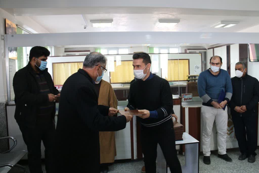 تجلیل فرماندار ویژه شهرستان خوی از کارکنان، کارگران و غسالان سازمان آرامستان