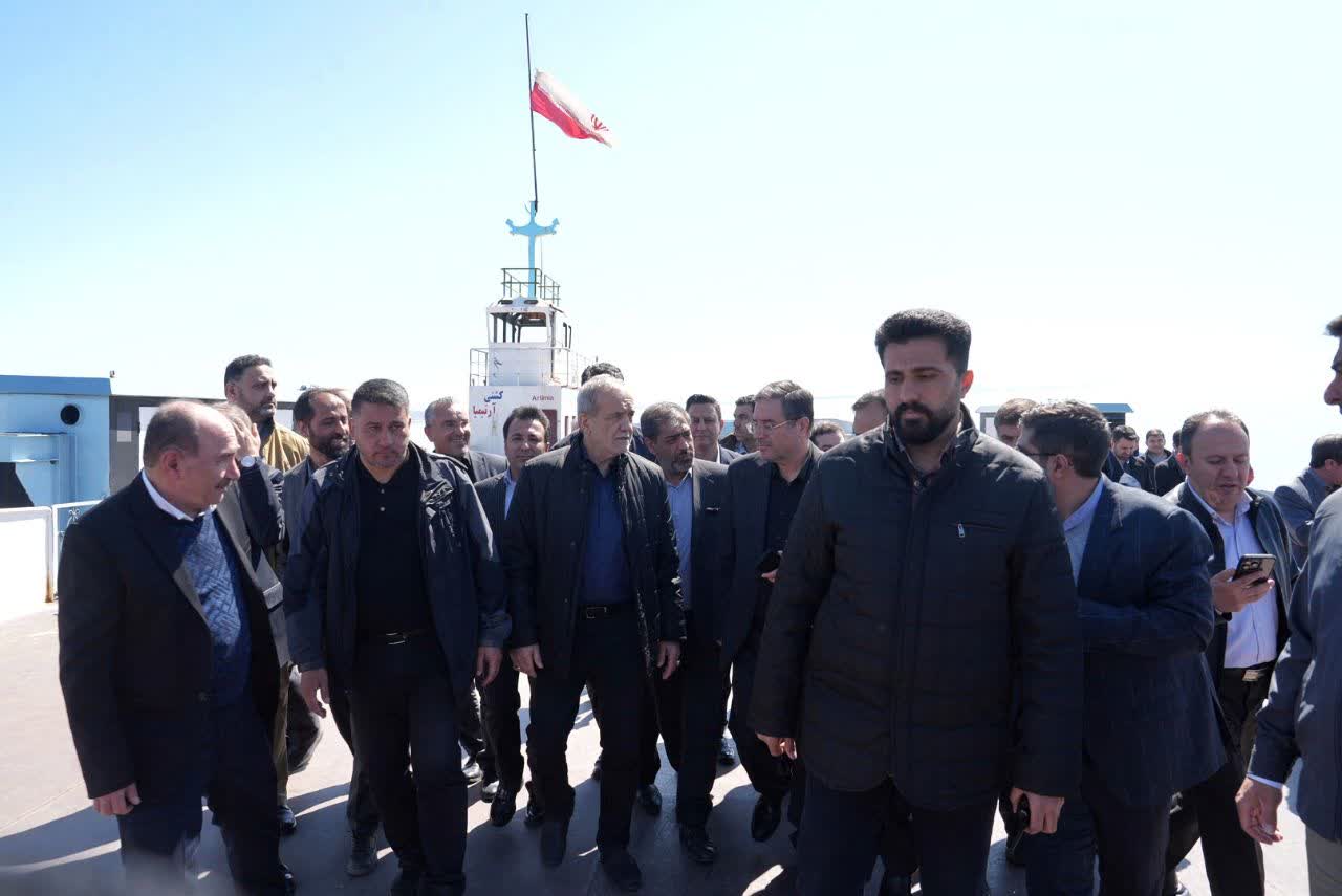 بازدید رییسجمهور پزشکیان از دریاچه ارومیه
