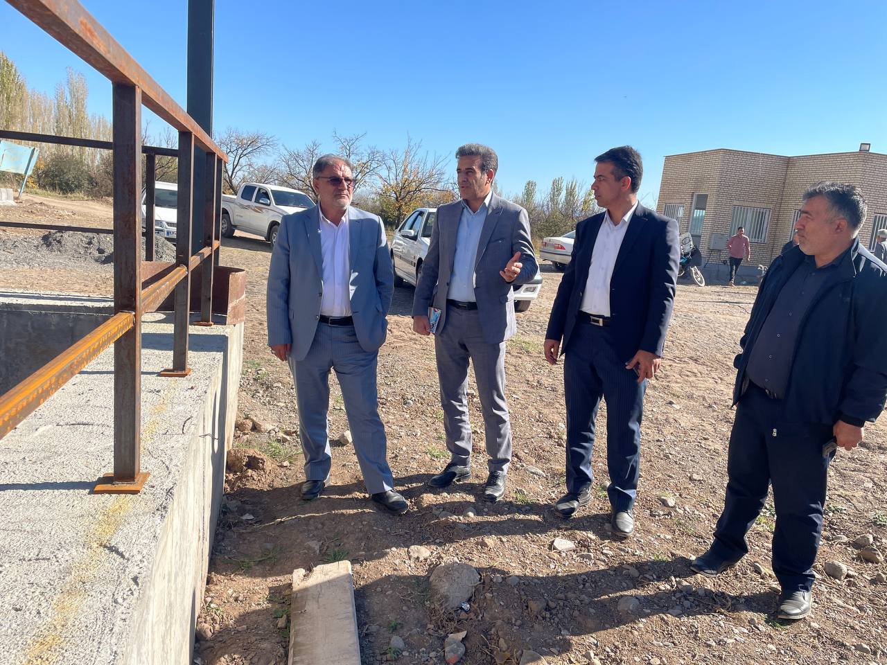 بررسی مسایل و مشکلات روستای وار