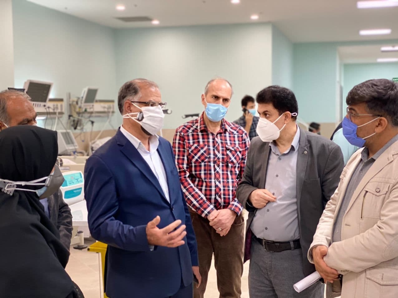 بازدید شبانه فرماندار شهرستان خوی از بیمارستان آیت الله خوئی و قدردانی از کادر درمان این بیمارستان