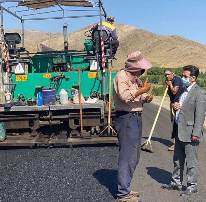 سرپرست فرمانداری شهرستان خوی از اجرای 83 کیلومتر آسفالت و روکش در راه های فرعی و اصلی این شهرستان خبر داد