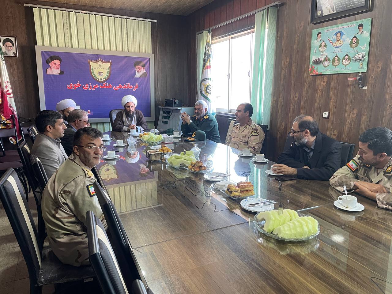تجلیل فرماندار از مرزبان درجه یک و فرمانده هنگ مرزی خوی