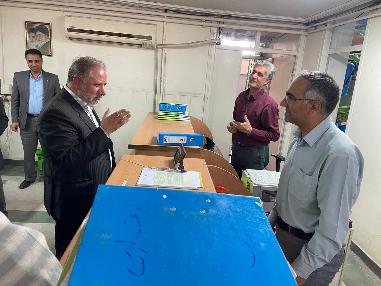 بازدید فرماندار از چند شعب بانک عامل در خوی
